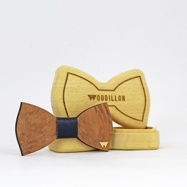 Papillon in legno Lorillard, in radica di noce, con nodo in pelle di vitello, marchiato Woodillon
