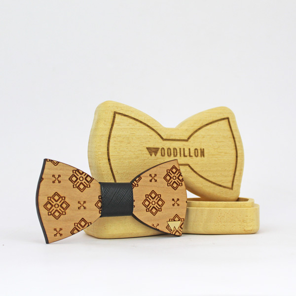 Papillon legno Cohen, in legno di ciliegio con nodo in pelle di vitello, marcato Woodillon